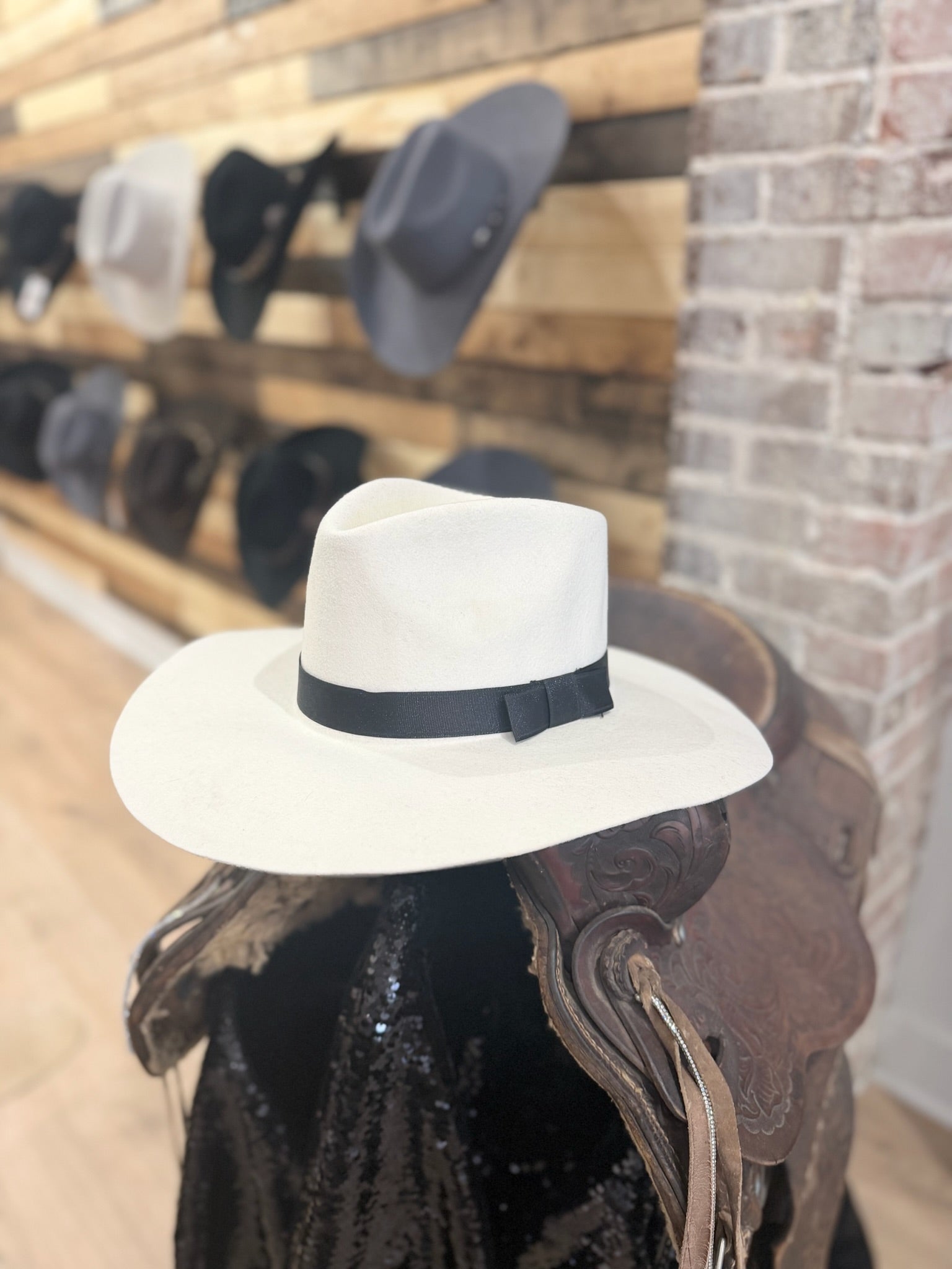 *CLEARANCE HAT* White Felt Fedora