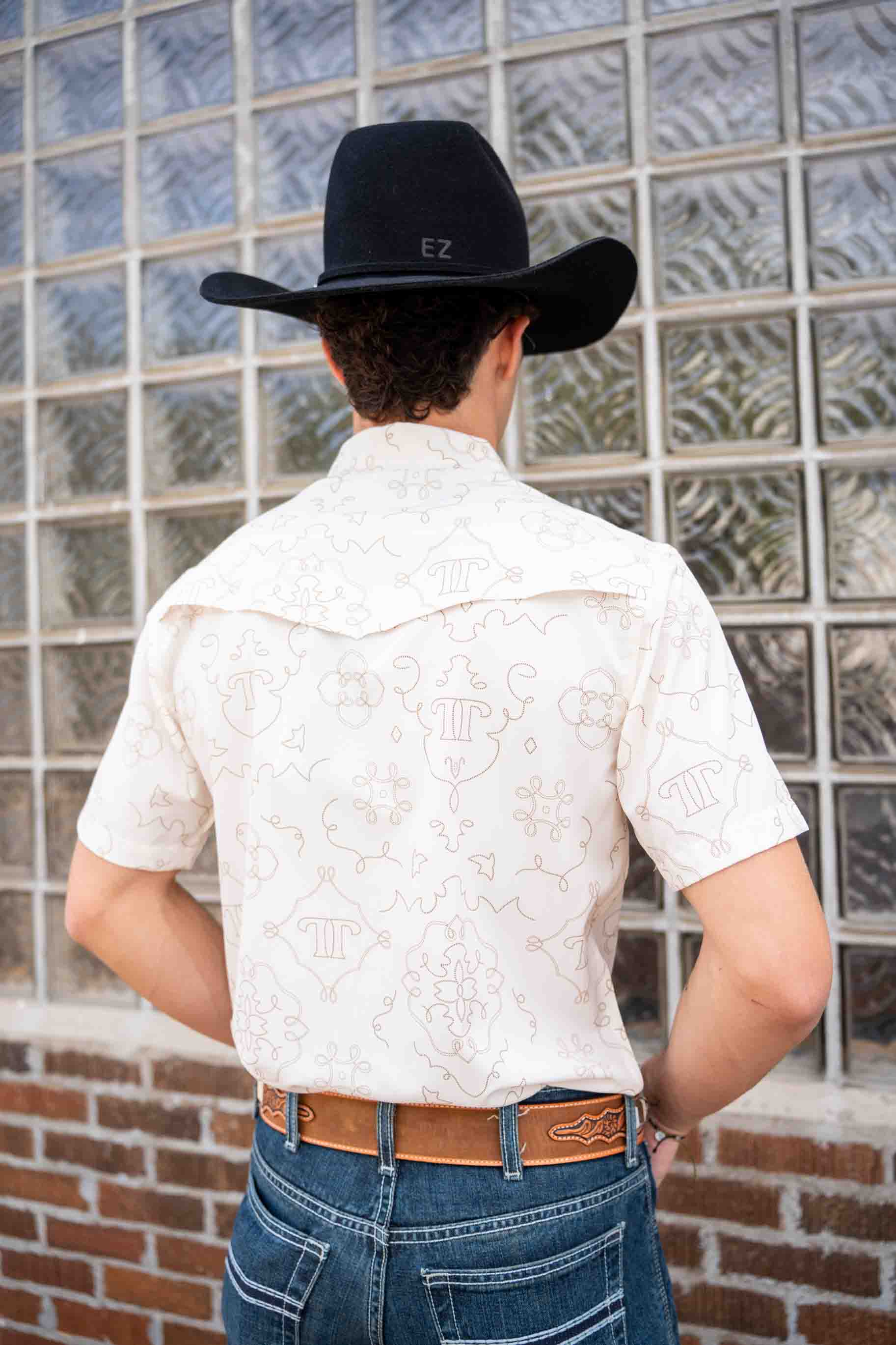 The Carson In Beige Short Sleeve Snap